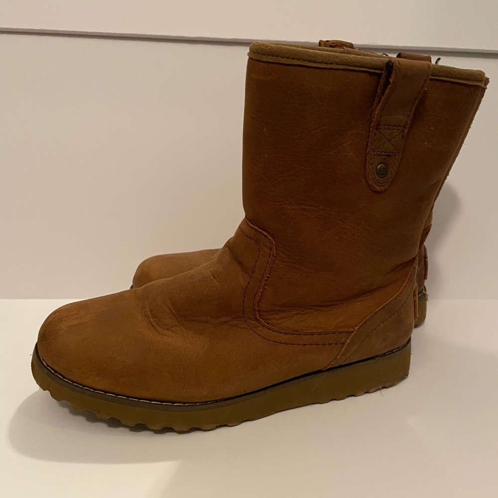 Ugg Boots - kids size 4 - GUC - tan